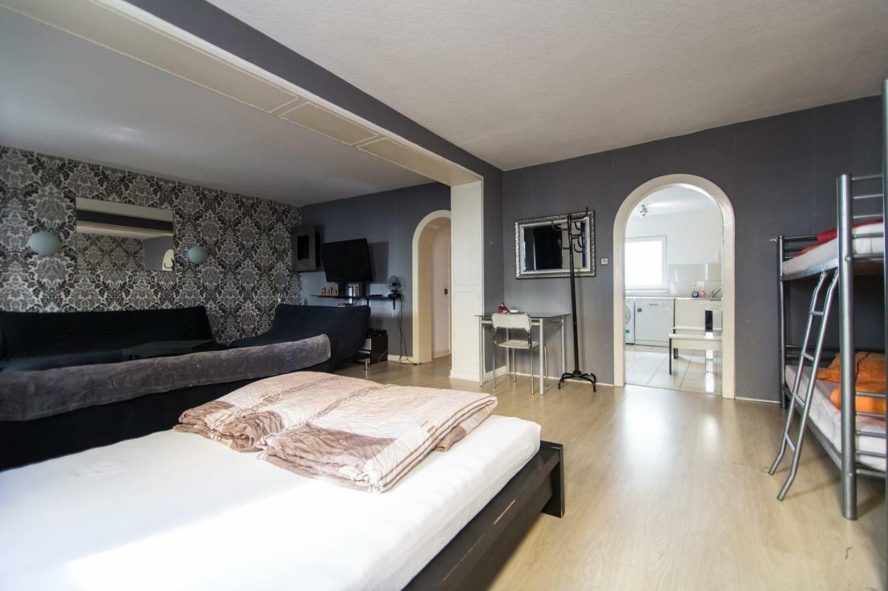 Altstadt Duesseldorf 1 Экстерьер фото
